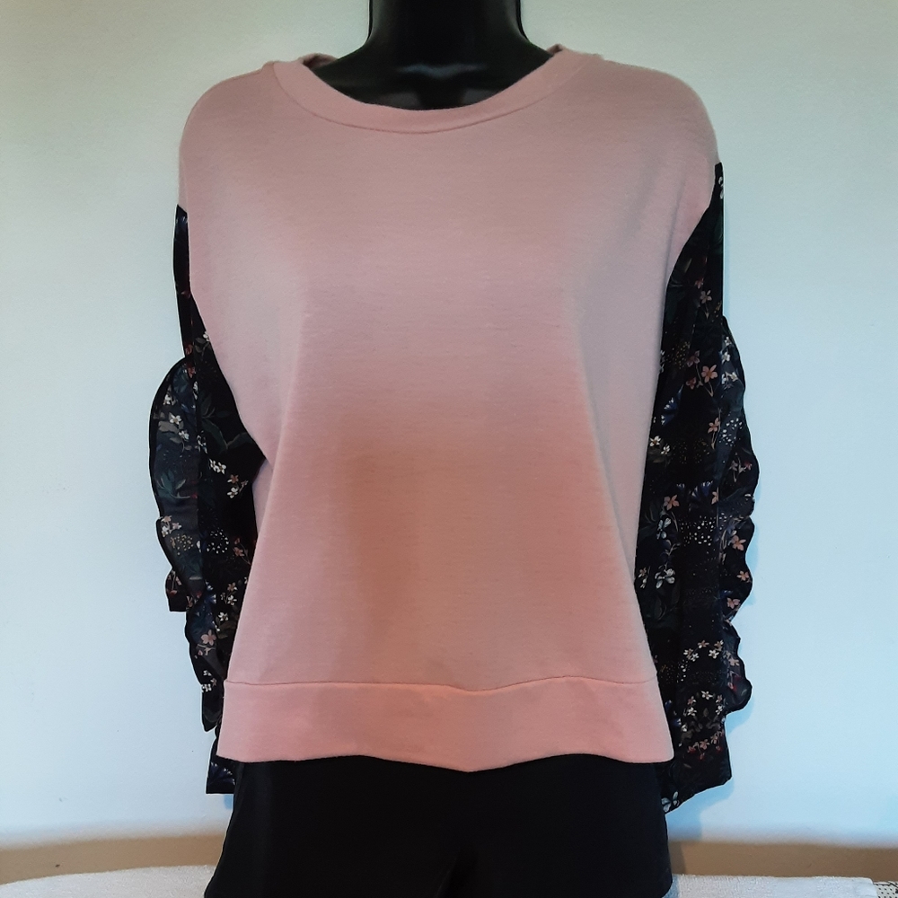 Design Lab Soft Knit Cropped Top/ Ruffled Sleeves